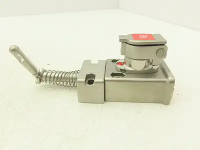 Allen Bradley 440T-MSALE10BC Guardmaster Trapped Key Interlock Switch With Key