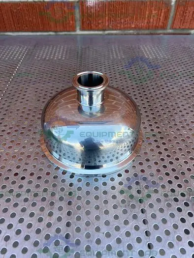 Used STAINLESS STEEL CYLINDRICAL REDUCER 1 1/2" TO 6 1/2" SANITARY FITTINGS Valves/Fittings California US | Equipment Lab #488612