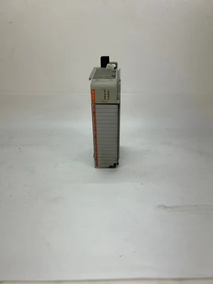 USED ALLEN BRADLEY 1769-OW8