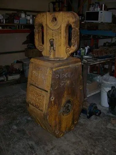 Used SKYTOP BREWSTER DTB-103 100 TON TUBING / TRAVELLING BLOCK AND HOOK Automotive Lifters Saskatchewan CA | Chad Equipment #466875