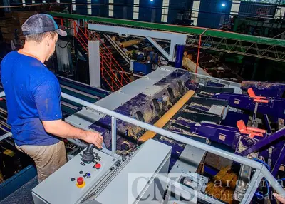USED VANTEC 9' VENEER LATHE