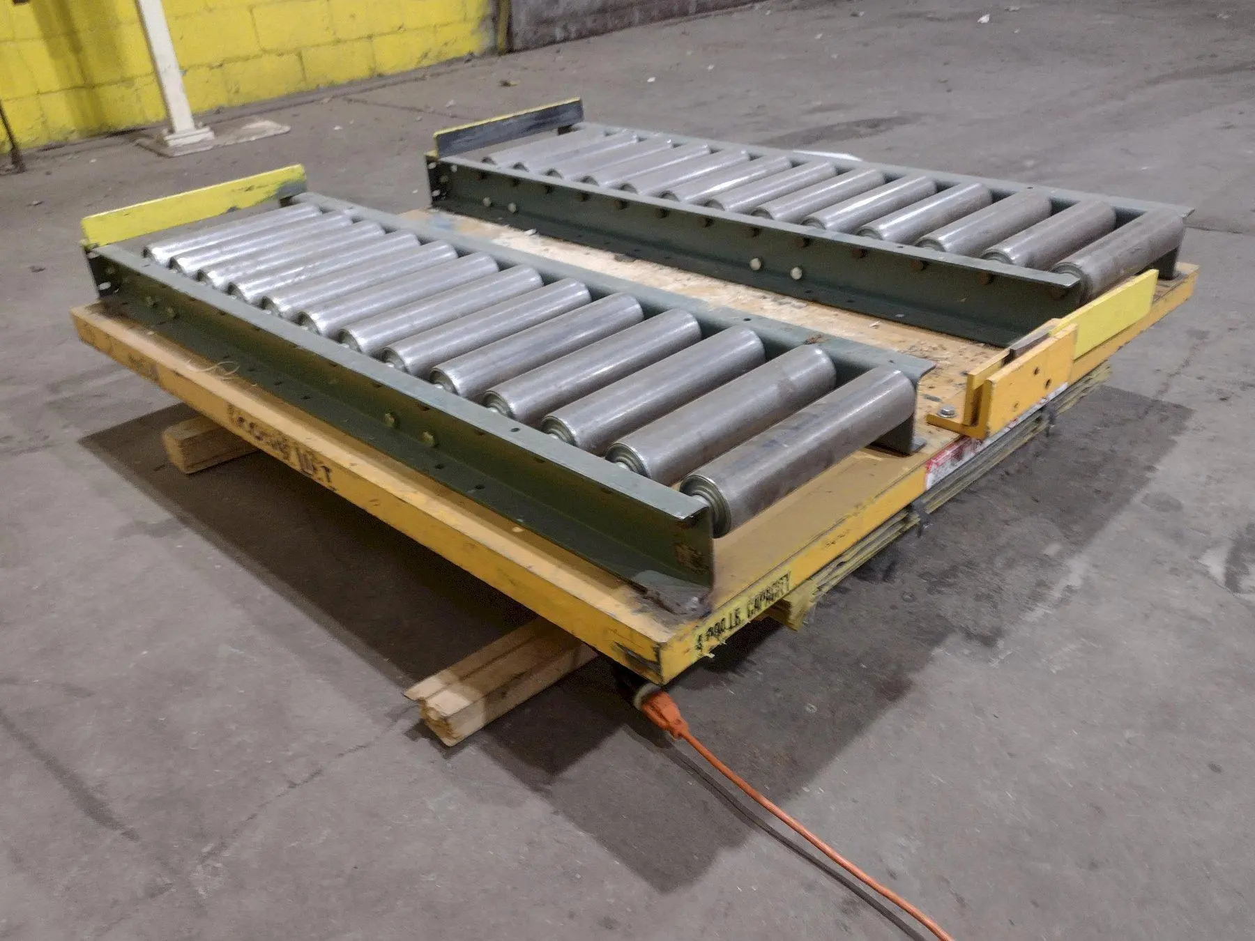 ROLLER TOP LIFT TABLE: STOCK #20943
