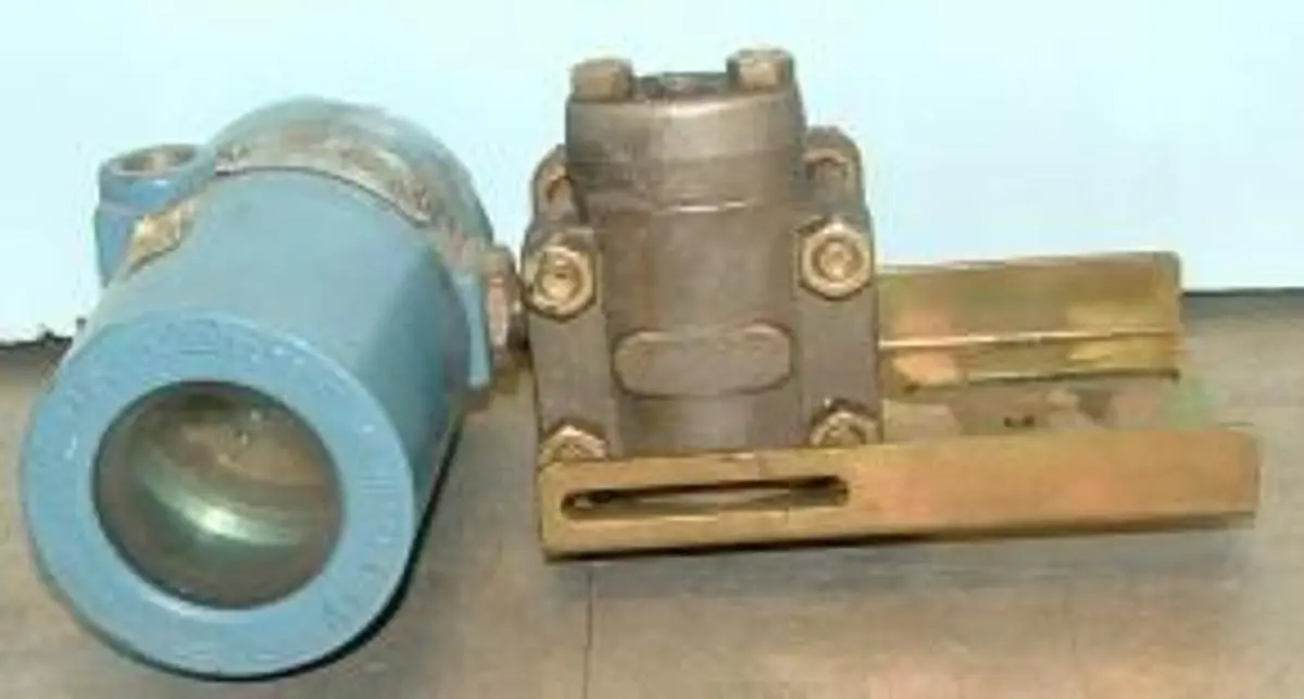 QTY. 1. ROSEMOUNT TRANSMITTER PT5A 0-3000 CAL 2-28...