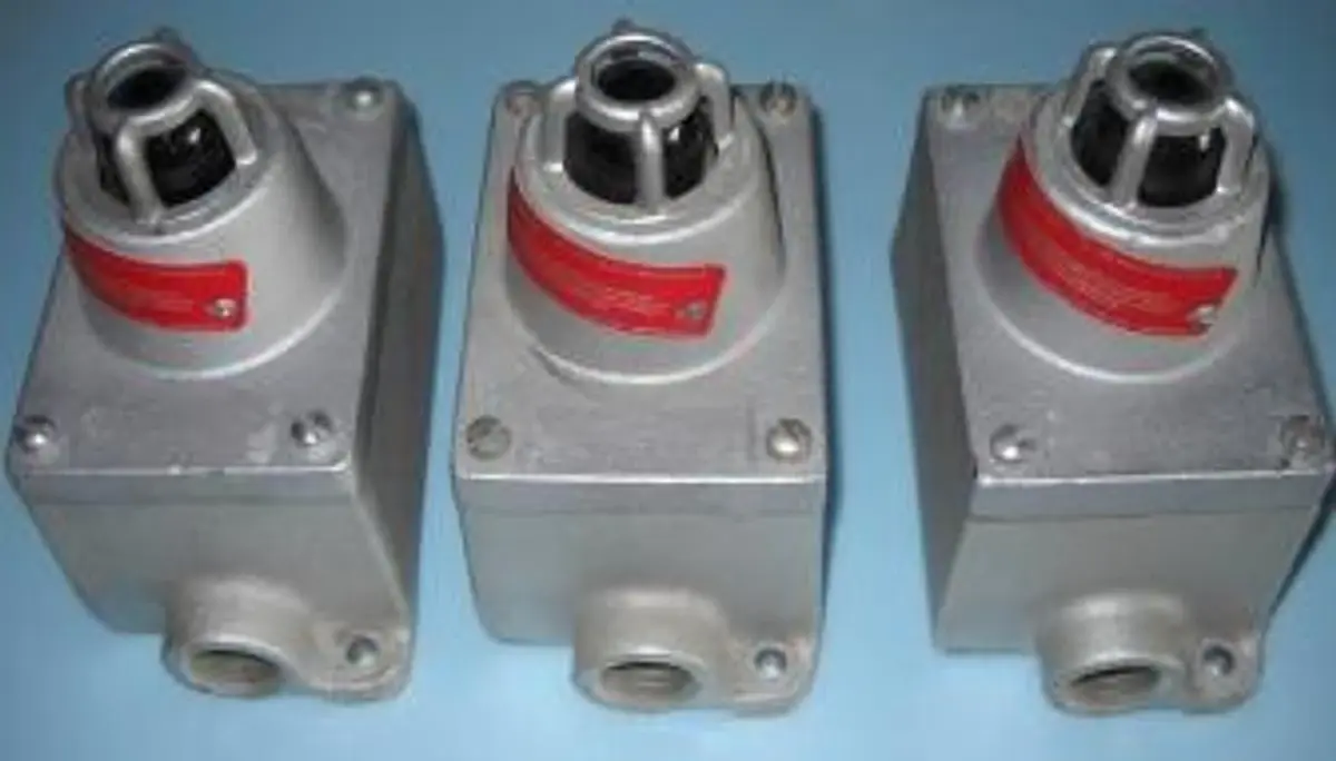 QTY. 2. CROUSE-HINDS PUSH BUTTON STATIONS 11238-B ...