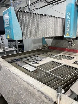 2019 FLOW MACH 200 1313 PIVOT WATER JET CUTTING, CNC | Machinery Network (1)