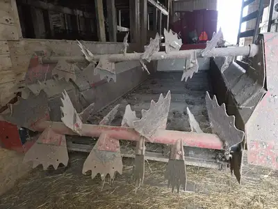 NEW HOLLAND 165 Manure Spreaders | Iron Listing (34)