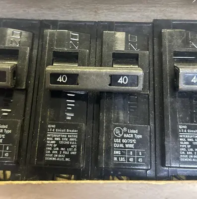 New | in-Stock SIEMENS Q240 Miscellaneous Equipment (Electrical & Power) | Surplus Asset Holdings #1191124