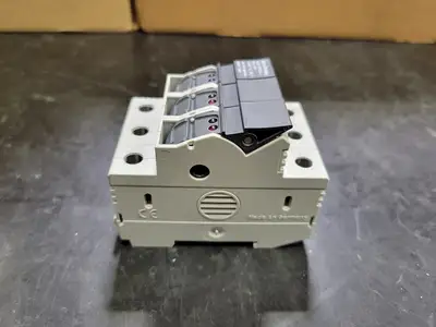 USED ALLEN-BRADLEY 1492-FB3C30-L