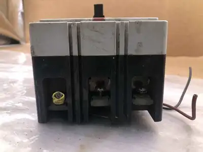 Westinghouse HMCP003A0C 3A 3 Pole Molded Case Circuit Breaker 600VAC 250VDC