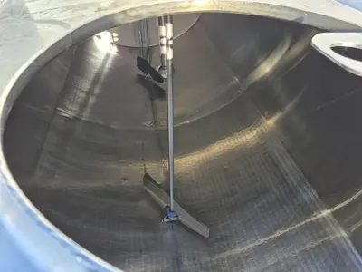 Paul Mueller Horizontal 2000 Gallon Tank