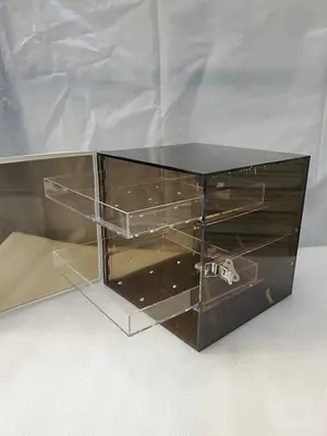 DESICCATOR CABINET