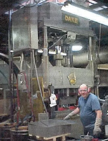 Used 1973 DAKE 27-677 Hydraulic Presses | D & D Industries #438550