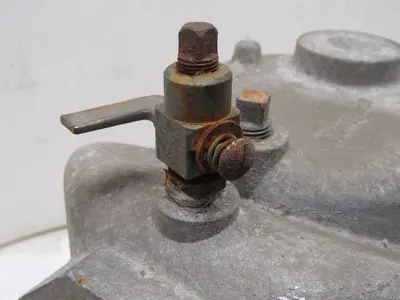 Honeywell V4O55D 1043 V50555B On-Off Fluid Power 2"NPT Gas Valve Actuator