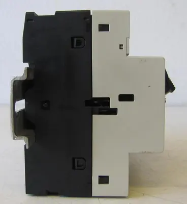 Lot of 3 Telemecanique 4-6.3 Amp Safety Circuit Breakers GV2-M10  3 Pole 690V