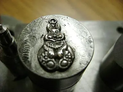 1952-390 STAMPING PRESS TOOL & DIE SET TO MAKE RABBIT FINDING