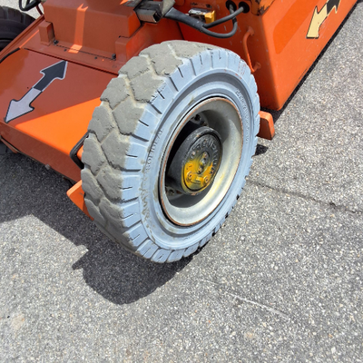 USED 2013 JLG E300AJP