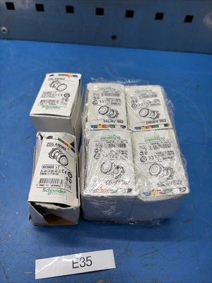 NEW Schneider Electric ZB5AW353