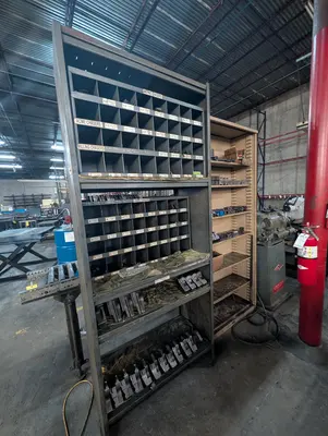 Used _UNKNOWN_ _UNKNOWN_ Bolt Threaders Texas US | IRS Auction #1320609