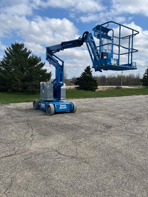 USED 2014 Genie Z-34/22N