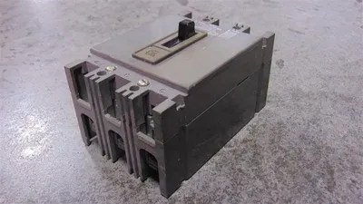 Westinghouse HFB3125 Circuit Breaker 125 Amps 600VAC Used