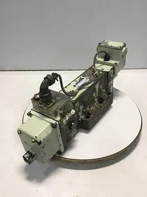 USED YUKEN SD1167-280-10AD-E-CB-10