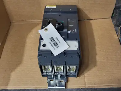NEW SQUARE D LLA36400CU31X