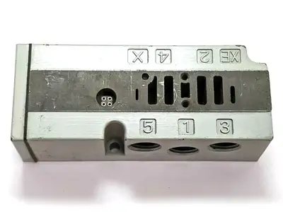 Numatics Manifold w/ XE 2  4 X, 5 1 3 Ports - Used