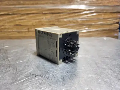 NEW OMRON H3CR-AP