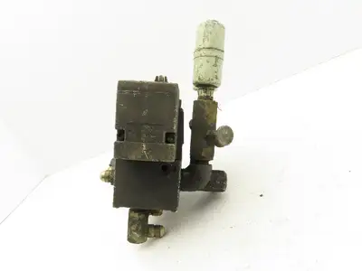 Ross W7076C4332 Pneumatic Directional 5/2 Double Solenoid Valve 24VDC