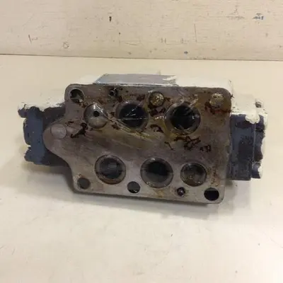 USED VICKERS DG4V-3-6C-M-U-HL7-60-B13