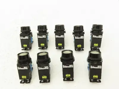 Fuji Electric White Illuminated Push Button 30mm 600V 10A 30v Bulb Lot of 9