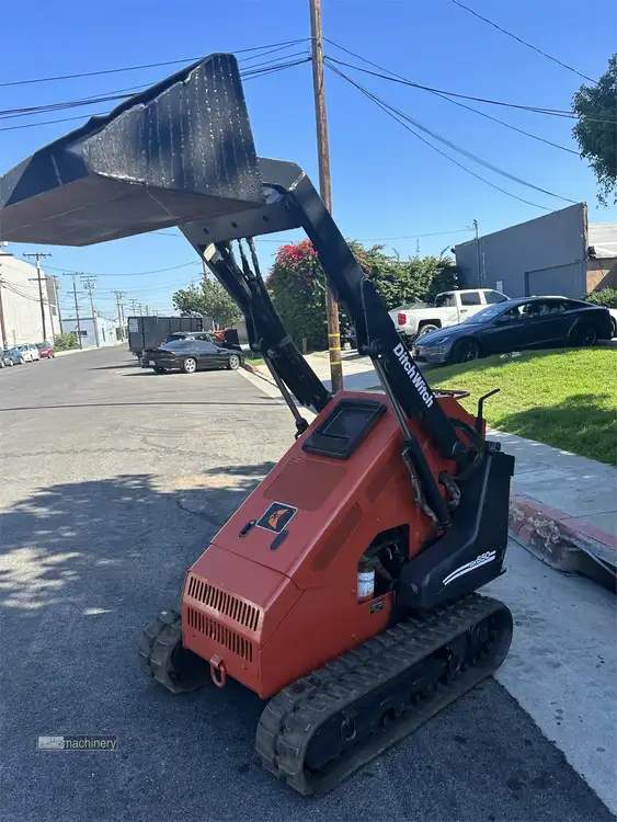 Used 2006 DITCH WITCH SK650 Skid Steer Loaders California US | Lillo Machinery #1403812