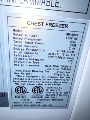 72-0435 Dukers WD-500Y Self Contained Chest Freezer
