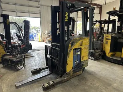 USED 2015 YALE NR040DB