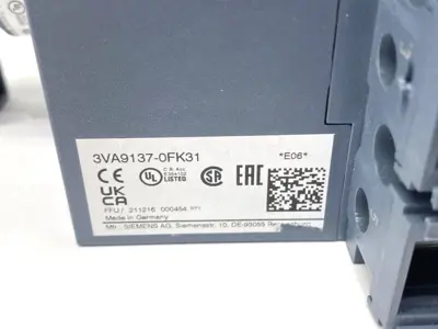 USED SIEMENS CIRCUIT BREAKER W/ 3VA9137-0FK31 OPERATOR NO HANDLE