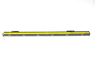 Used KEYENCE Safety Light Curtain Transmitter Slim Type 24 Beam Axes Light Curtains & Grids Michigan US | Maverick Industrial Sales #1392718