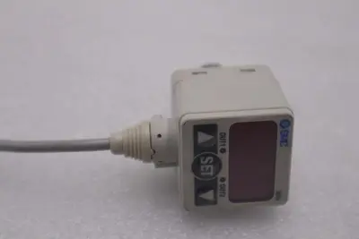 SMC ZSE50F-T2-62L SMC sensor-100~100kpa STOCK L-517-C