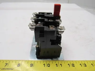 RELIANCE 704263-R AN13P  J Thermal Overload Relay 3 Pole NEMA 1 Non Compensated