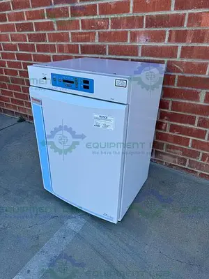 USED THERMO FORMA 310 STACKABLE DIRECT HEAD CO2 INCUBATOR 6.5 CU.FT, 50°C MFG 22