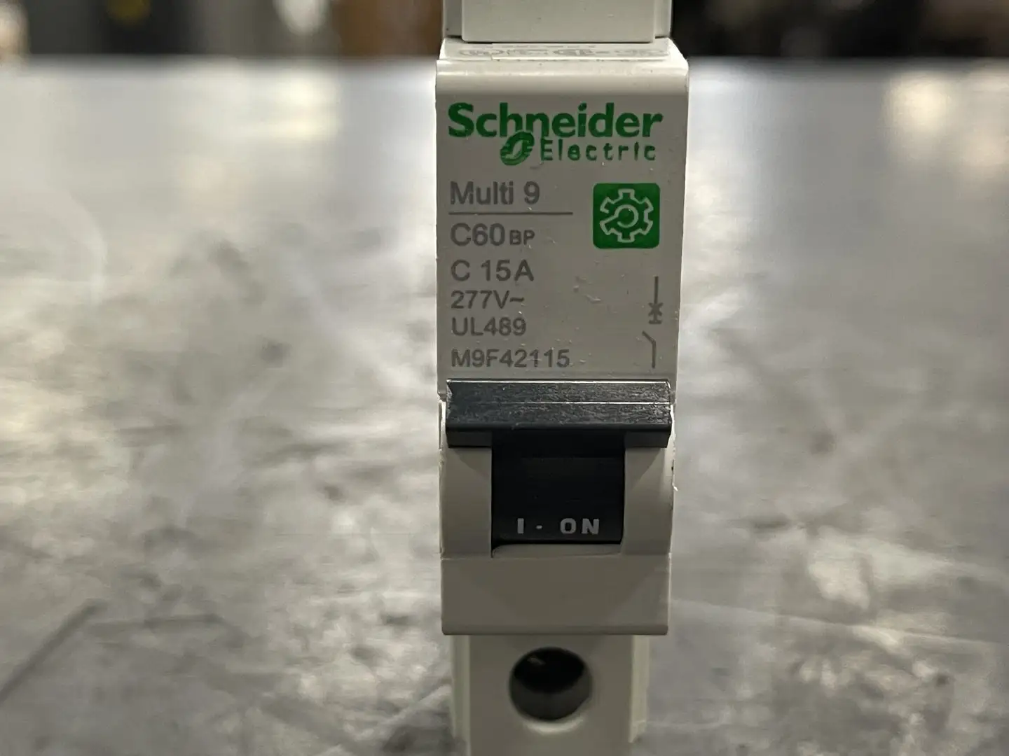 NEW SCHNEIDER ELECTRIC M9F42115