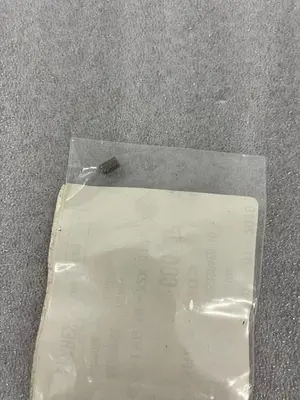 LAM 720-093867-005 SCREWS