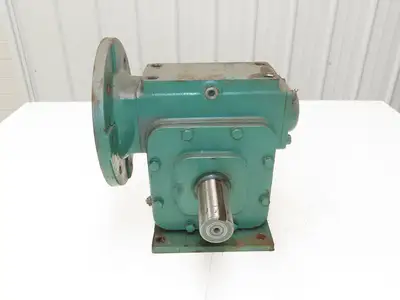 Winsmith D-90 SE Gearbox 15:1 Reducer 5.5Hp 116rpm 180TC Dual Shaft 935MWNS23006