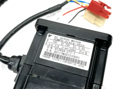 USED YASKAWA SIGMA II AC SERVO MOTOR, 100W, R/B/T-AXIS 142181-2