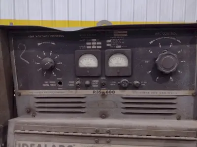USED LINCOLN R3S-600INPUT 230/460OUTPUT 100/50 AMPS