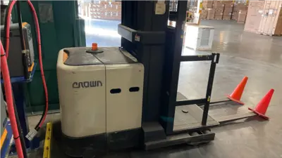 Used 2015 CROWN SP3505-30 Order Pickers California US | Forklift Exchange #1274800