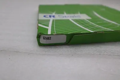 NEW IN BOX 62482 - CR Seals STOCK 5673A