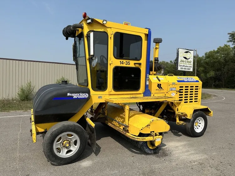 Used 2017 SUPERIOR BROOM DT80-K BROOM Street Sweeper Minnesota US | Carco Truck & Equipment #1514288