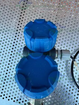 USED MAGNETROL 705-5100-110/7EF-E4PN-024  LEVEL TRANSMITTER W/ 2.5" FITTING