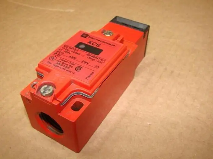 Used TELEMECANIQUE XCS-A713 Relays & Switches Michigan US | Ideal Machinery #603895