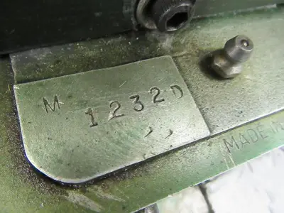 2365-130 Crafford Model D Bench Model, Air Operated Link-O-Matic Link Making Machine
